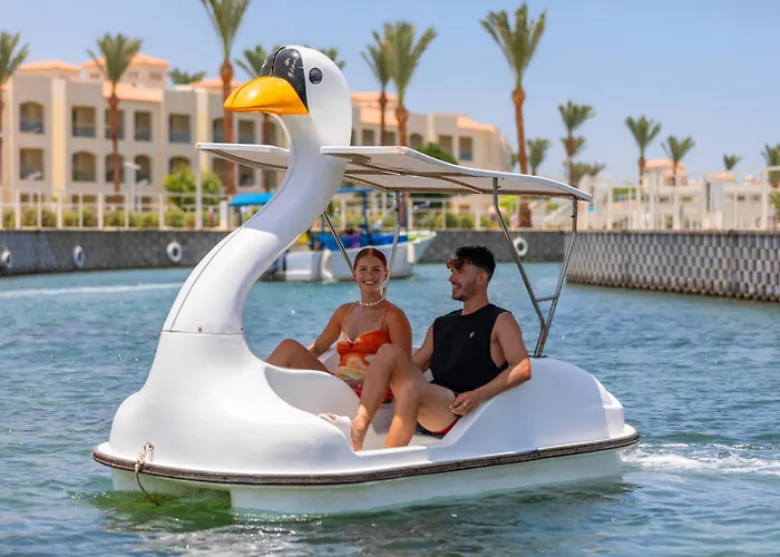 Pickalbatros Dana Beach Resort - Aqua Park